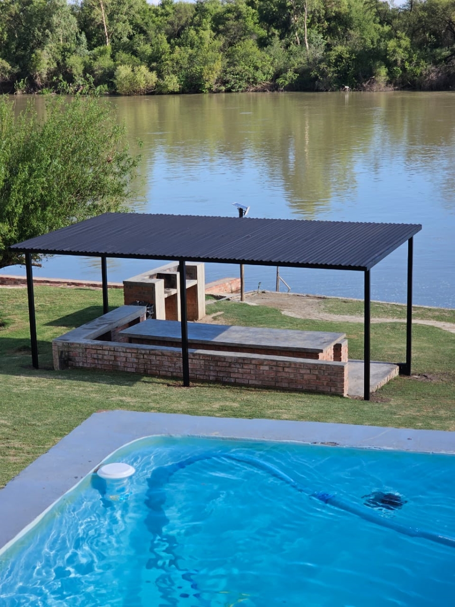 5 Bedroom Property for Sale in Bloemhof North West